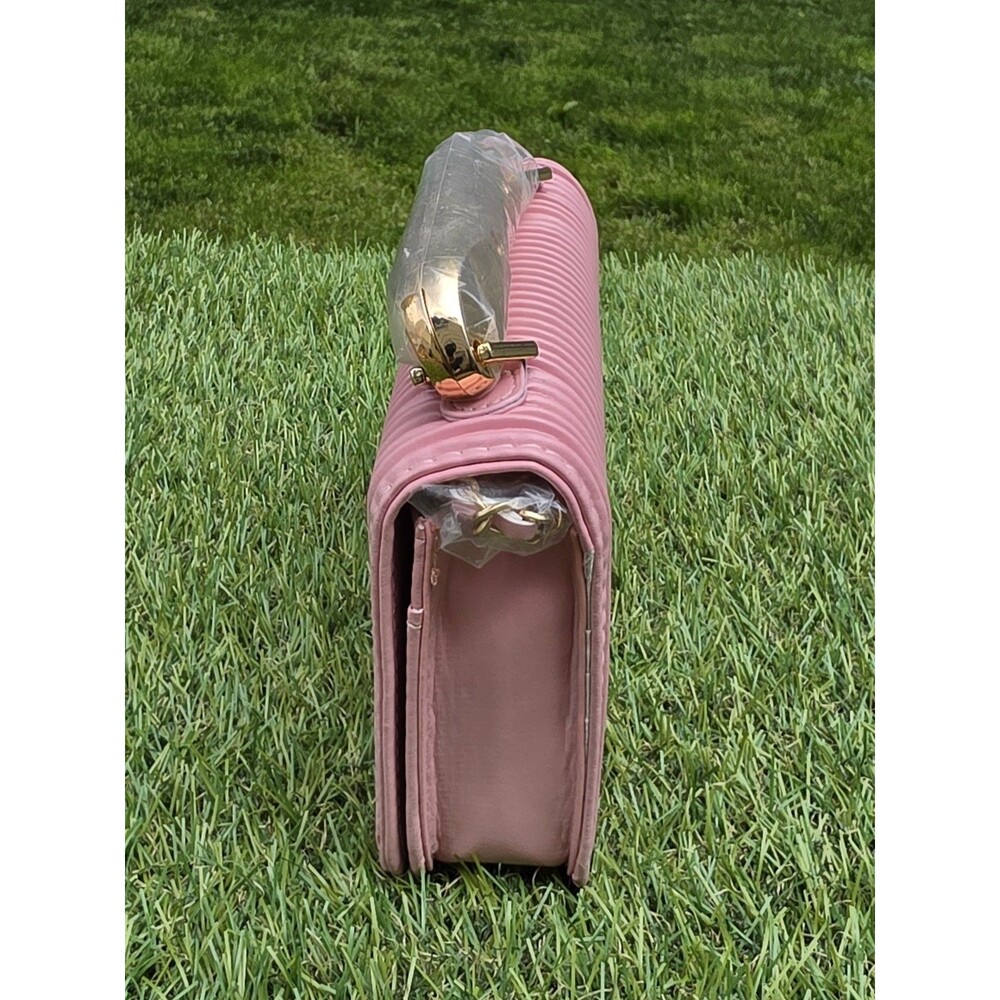 NWOT Bebe BLUSH PINK RAELYNN CROSSBODY CLUTCH W/GOLD METAL HANDLE Shoulder Strap - Picture 6 of 13